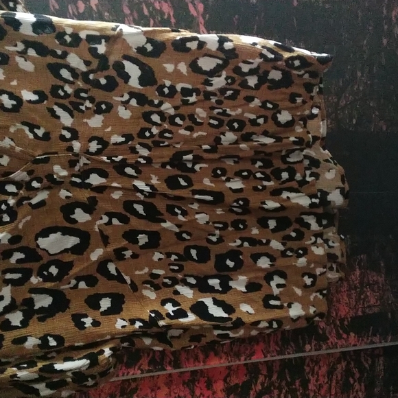 Jones New York leopard shirt. - Picture 5 of 6